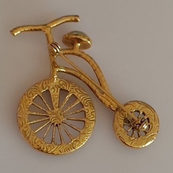 FUN Penny-farthing Bicycle Brooch Gold Tone Unique Detailing - Picture 4 of 4